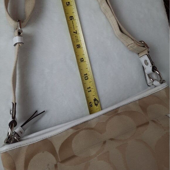 Coach Elegant Tan And White Signature Shoulder Bag - Picture 13 of 14